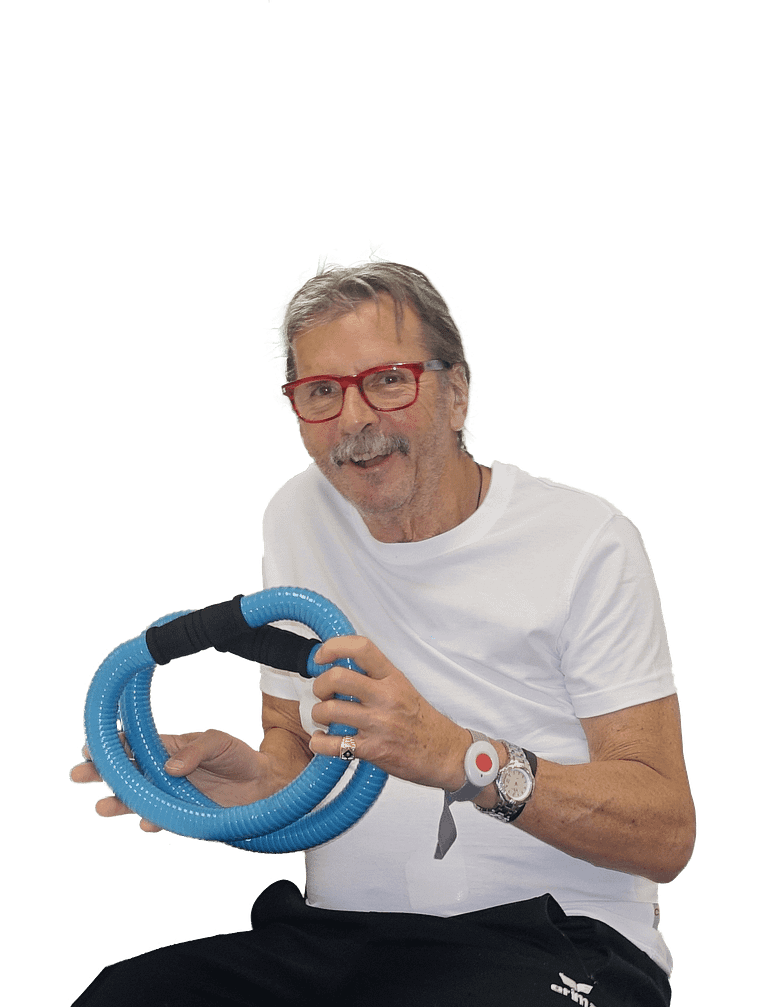 Der smovey-Erfinder Johann Salzhans Salzwimmer mit dem smovey neuroVibe